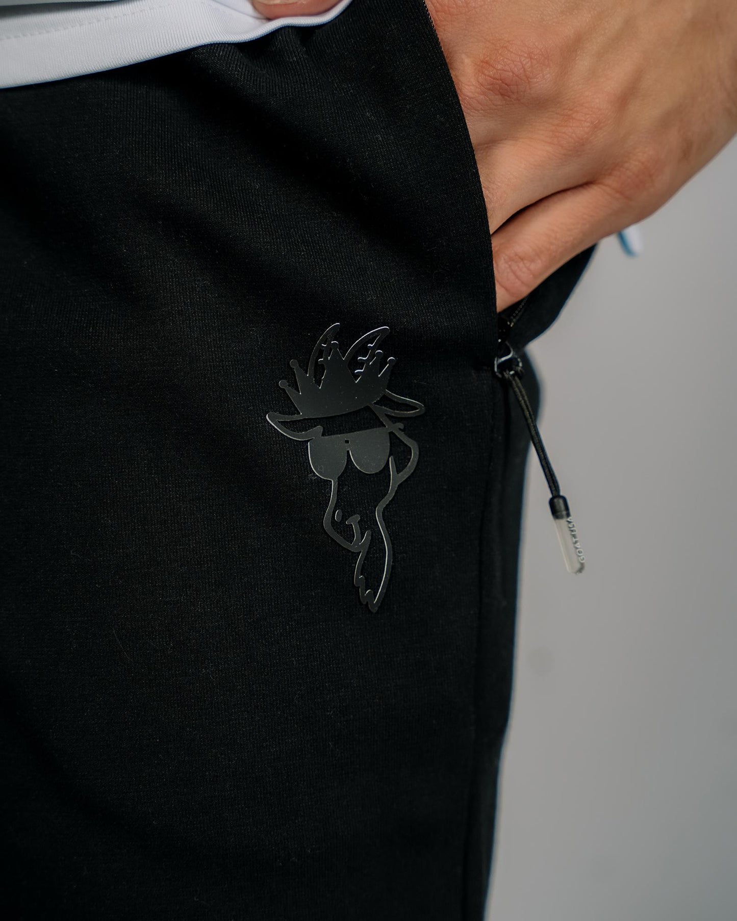 Close-up of logo#color_black