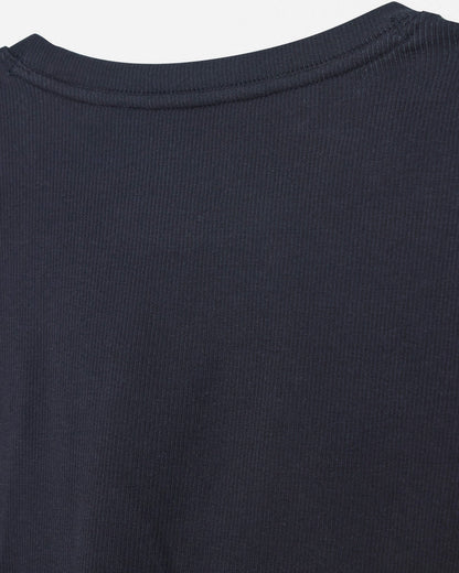 Close-up of back of black ribbed tee#color_black