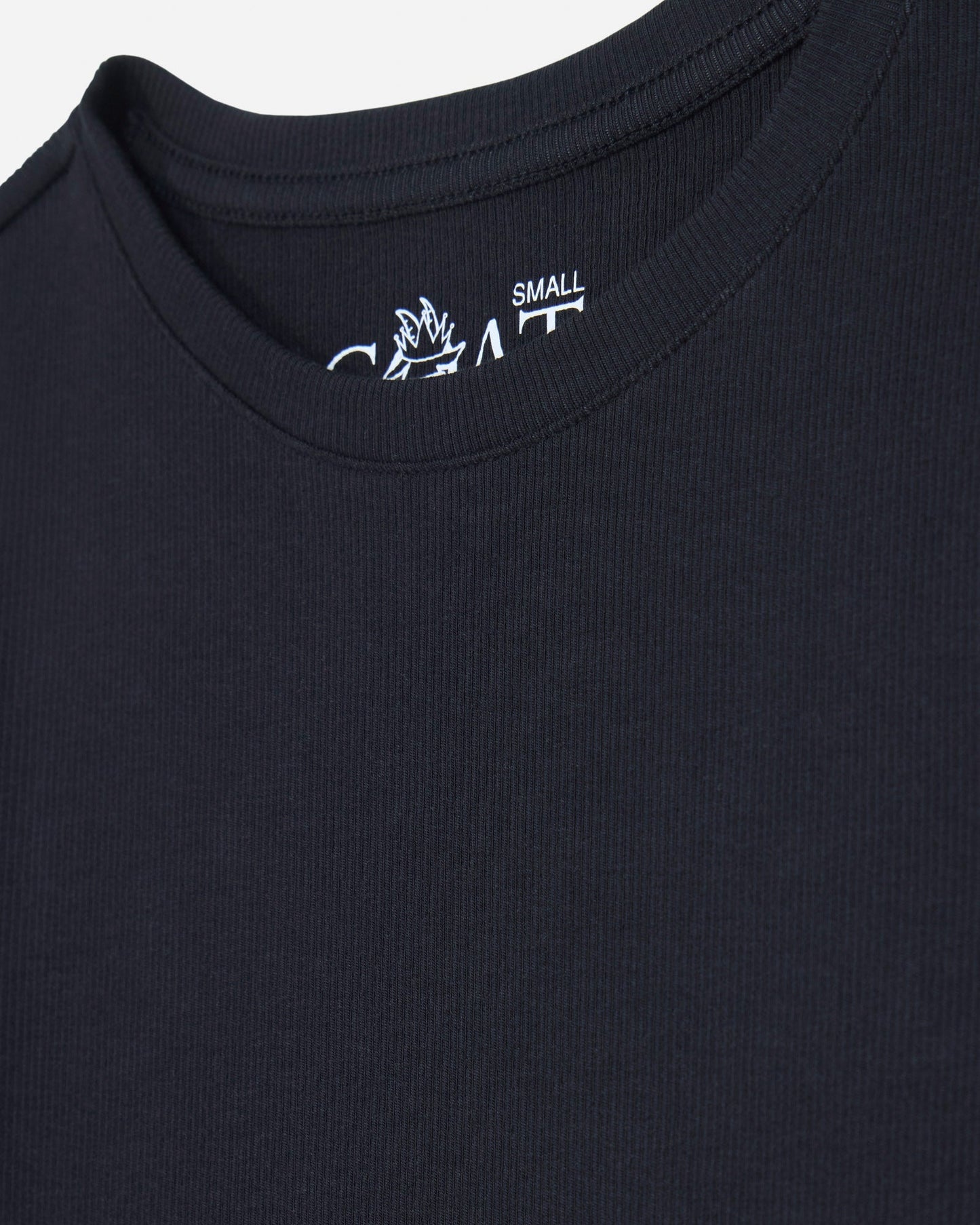 Close-up of black ribbed tee#color_black