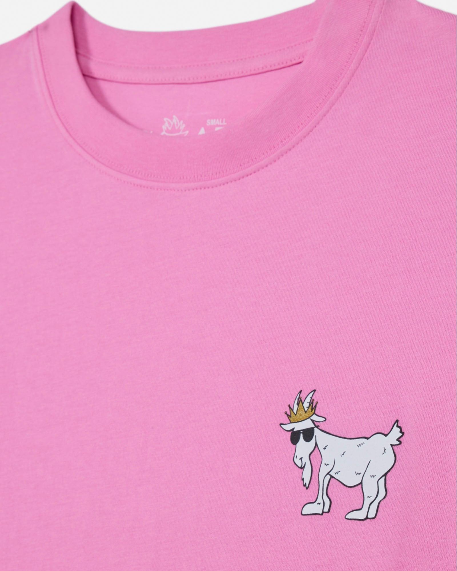 Close-up of pink t-shirt#color_paradise-pink